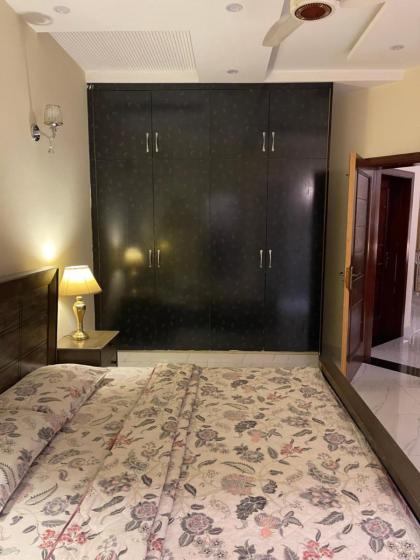 Lovely 1-Bed House in Lahore - image 2