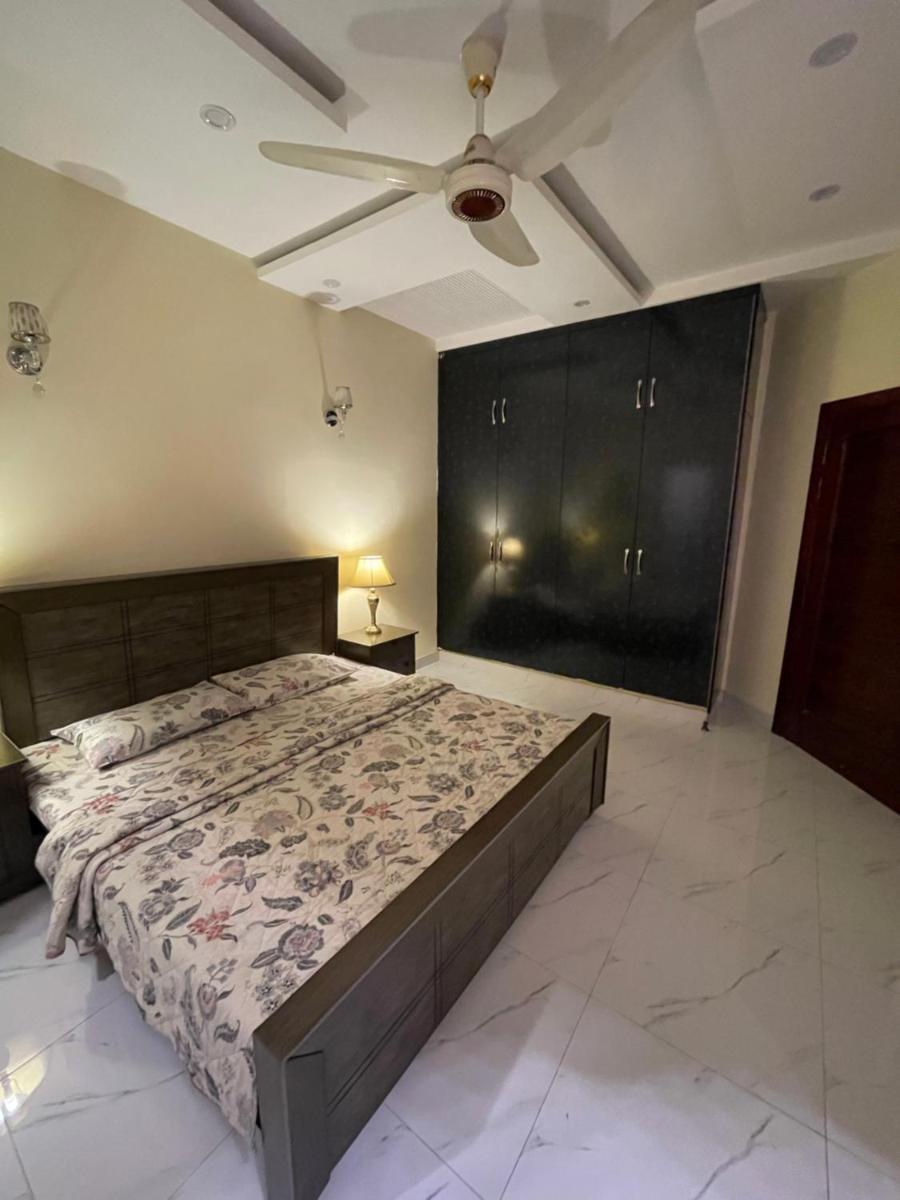 Lovely 1-Bed House in Lahore - image 6