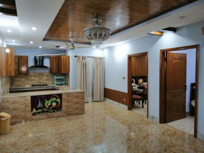 Full Private House Floor with Lounge & Balcony - Townhouse - Homestay
