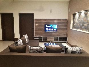 Bright & Stylish House 3BHK Near Lahore Ring Road - image 3