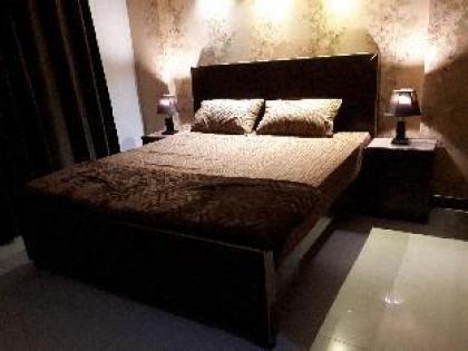 Bright & Stylish House 3BHK Near Lahore Ring Road - image 4