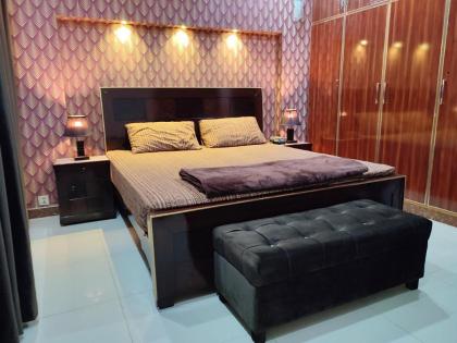 Fully Serviced Holiday Home Near Lahore Ring Road - image 11