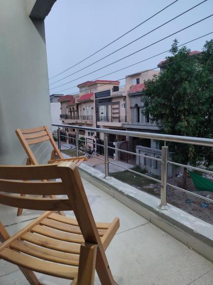 Fully Serviced Holiday Home Near Lahore Ring Road - image 20