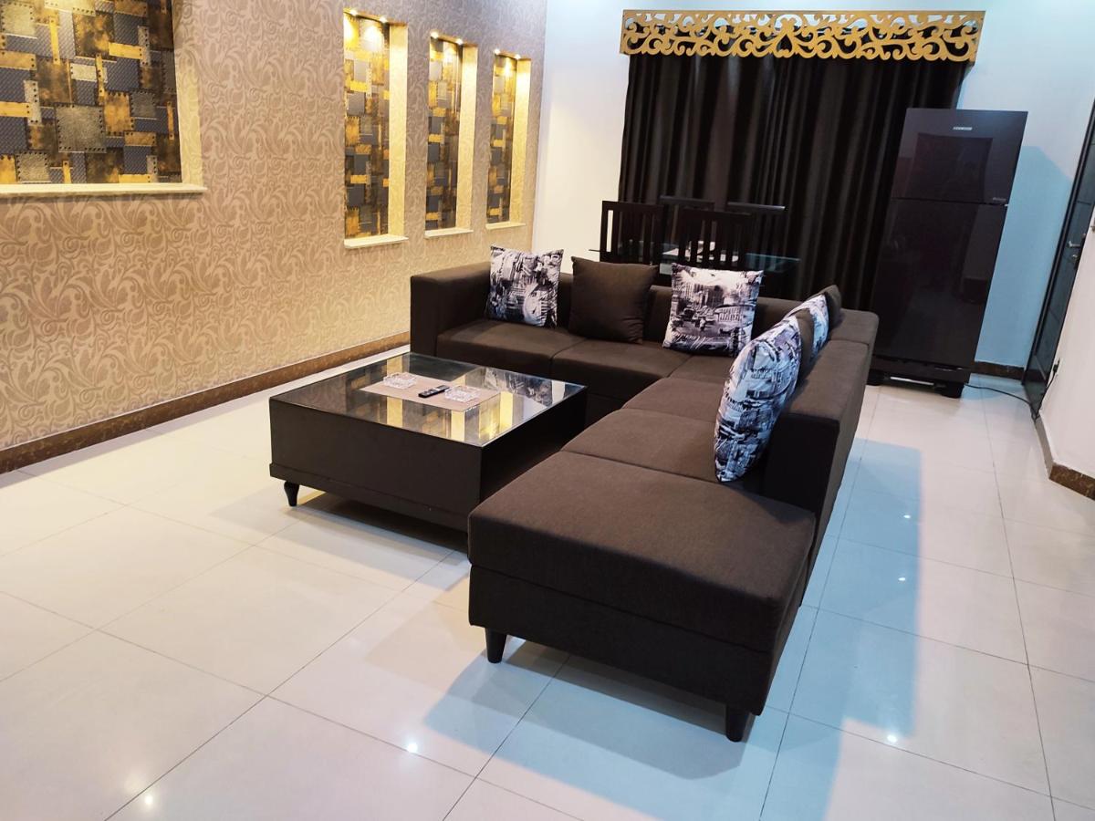 Fully Serviced Holiday Home Near Lahore Ring Road - image 3