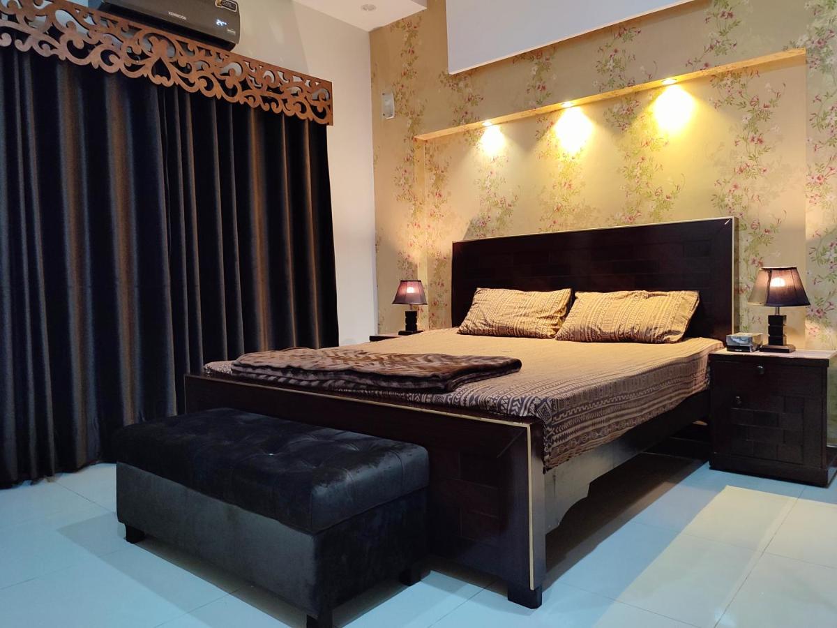 Fully Serviced Holiday Home Near Lahore Ring Road - image 4