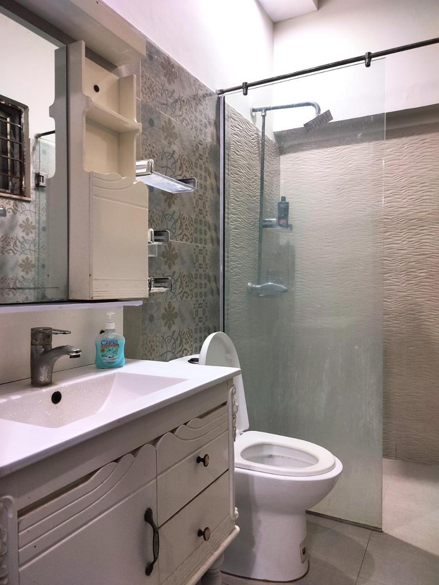 Fully Serviced Holiday Home Near Lahore Ring Road - image 5