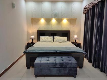 Fully Serviced Holiday Home Near Lahore Ring Road - image 6
