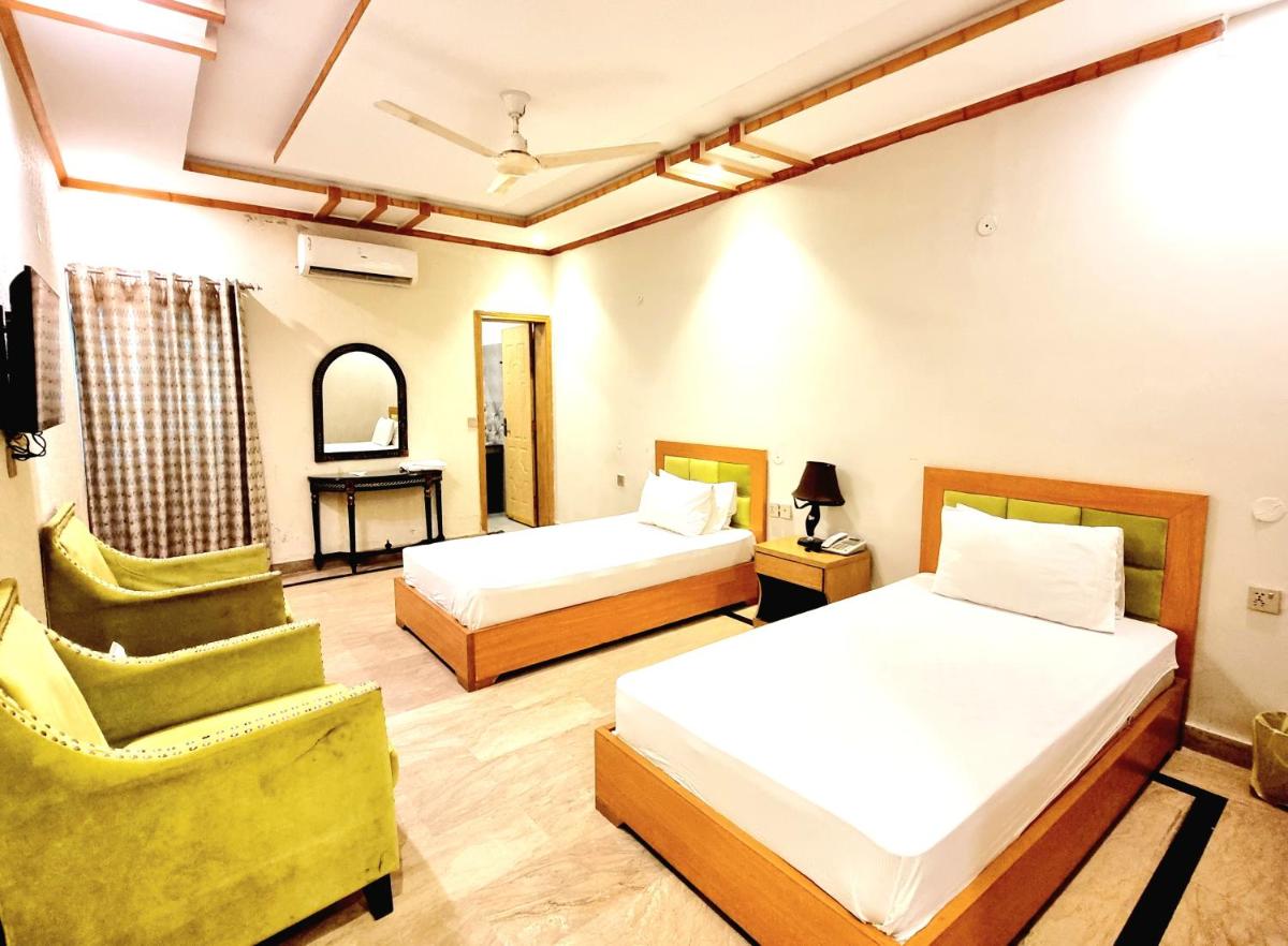 Royal Pakeeza Hotel - image 2
