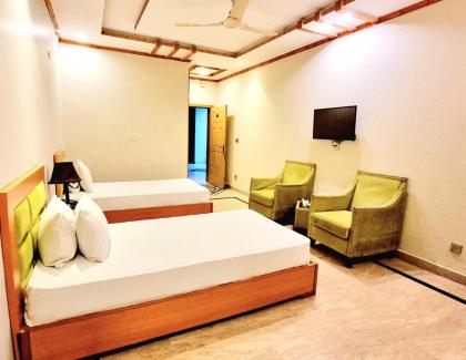 Royal Pakeeza Hotel - image 6