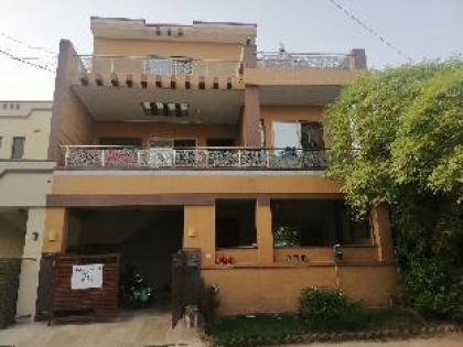 Furnished Portion with Lounge & Balcony - Homestay - image 14