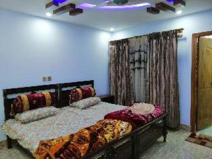 Furnished Portion with Lounge & Balcony - Homestay - image 2