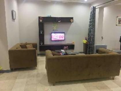 Brand New 2 Bed Apartment near Shaukat Khanum - image 11