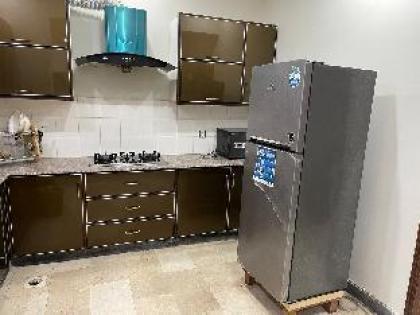 Brand New 2 Bed Apartment near Shaukat Khanum - image 18