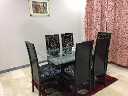 Brand New 2 Bed Apartment near Shaukat Khanum - image 5