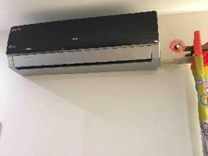Spacious 2 Bed Apartment near Shaukat Khanum - image 10