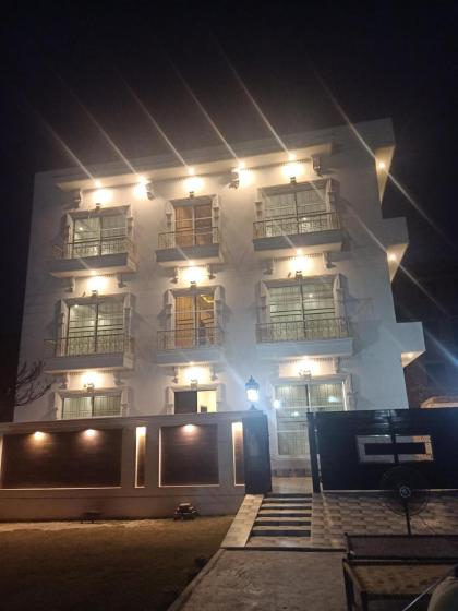 Continental Girls Hostel Muhafiz Town Phase 2 - image 12