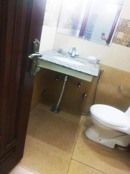 Continental Girls Hostel Muhafiz Town Phase 2 - image 4