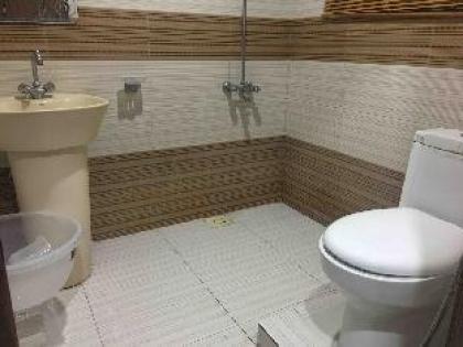 One Bed Apartment near Shaukat Khanum - image 12