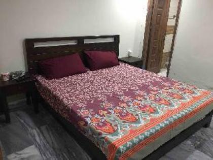 One Bed Apartment near Shaukat Khanum - image 13