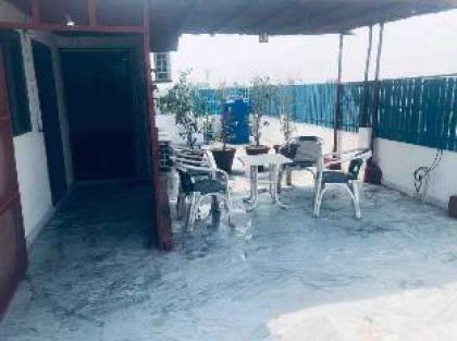 One Bed Apartment near Shaukat Khanum - image 19