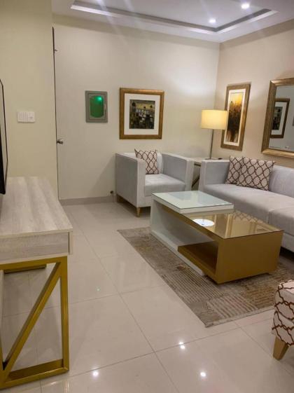 1 Bedroom Apartment Designer Furnished Diamount-10 - image 15