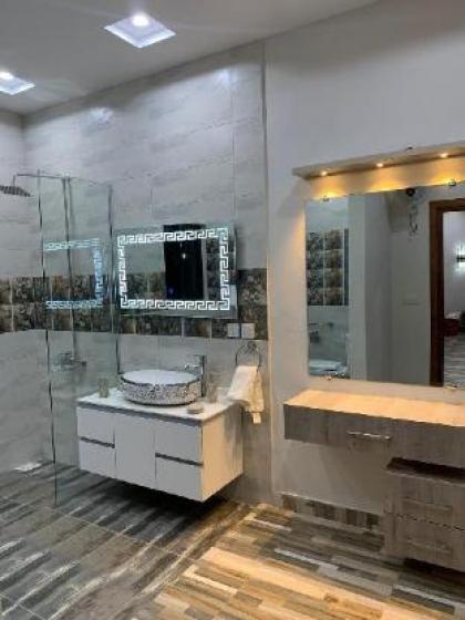 Razi Lounge: 3br Upper portion 1000sqyWAPDA Town - image 11
