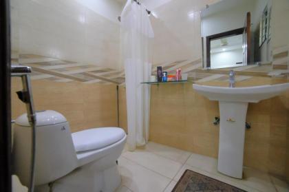 Bed'n bath with a shared kitchen - image 2