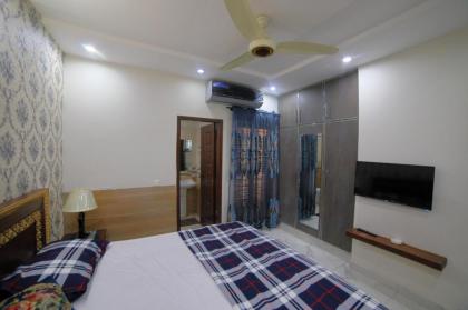 Bed'n bath with a shared kitchen - image 5