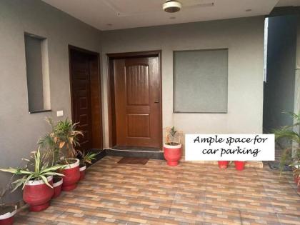 Family friendly with car parking  - image 7
