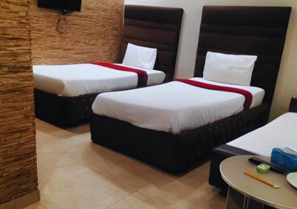 Hotel Day In Emporium - image 11