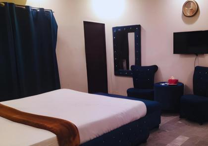 Hotel Day In Emporium - image 13