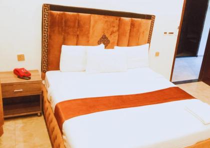 Hotel Day In Emporium - image 16