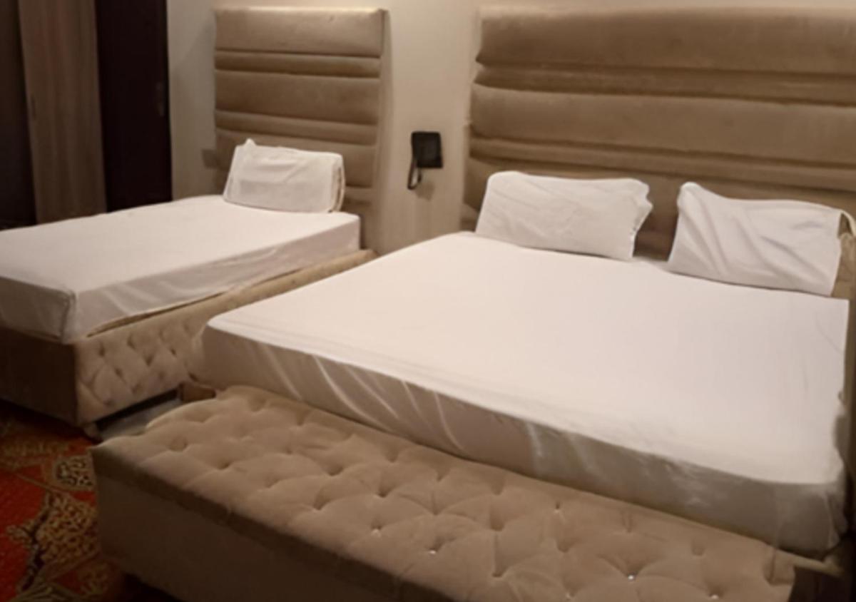 Hotel Day In Emporium - image 6