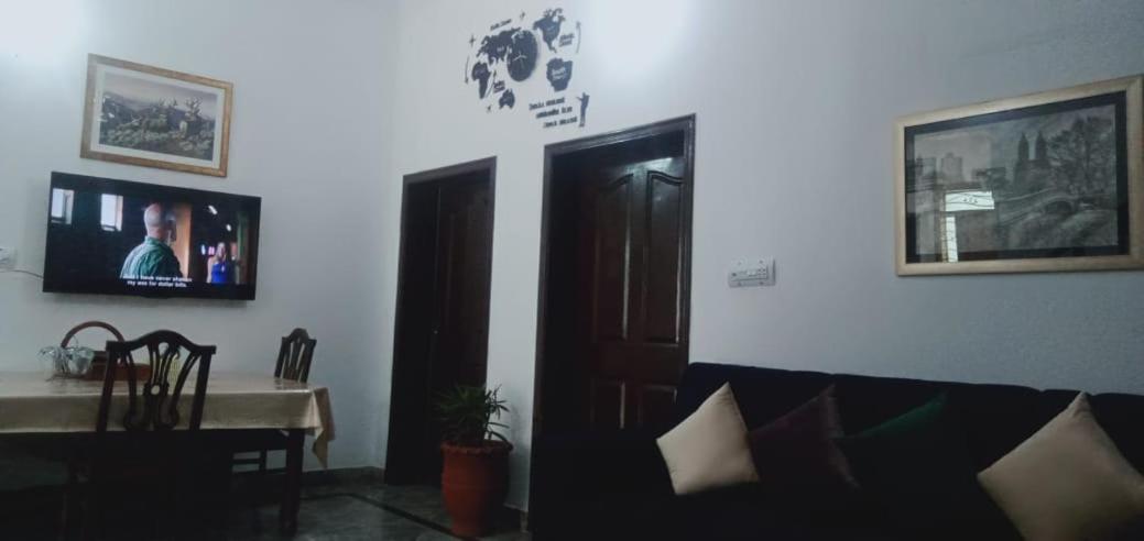 Family Guest House Lahore Near Airport - image 2
