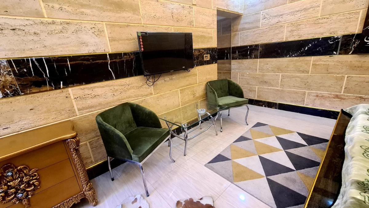 Smart Apartments & Hotel - image 4