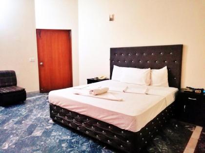 HOTEL ROSE INN - image 13