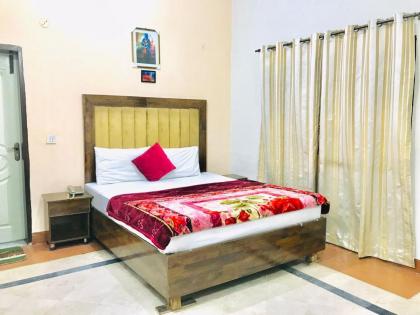 HOTEL ROSE INN - image 7