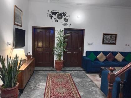 1 Kanal Entire House with 4 Bedrooms