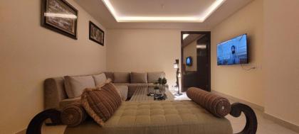 Goldcrest Luxury Apartments - image 21