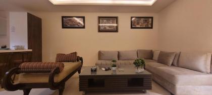 Goldcrest Luxury Apartments - image 25