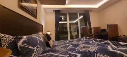Goldcrest Luxury Apartments - image 29