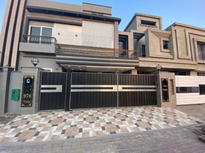 Brand new 3 bedrooms furnished Upper floor - image 8
