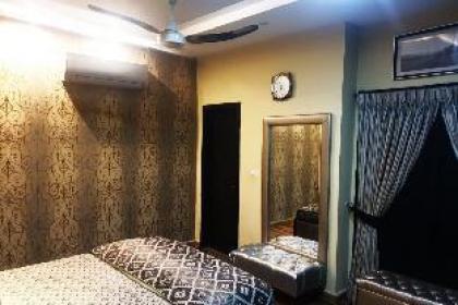 Luxury Executive House - Families & Married People