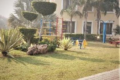 Luxury Executive House - Families & Married People - image 13