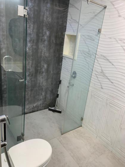 Independent Villa in DHA Phase 6 Lahore Three 3 Bedroom Full House - image 12