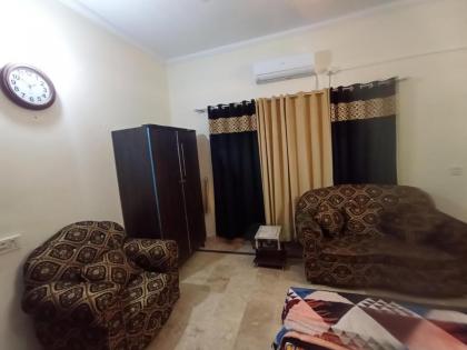 3 Bedrooms Luxury House at Prime Location - image 12