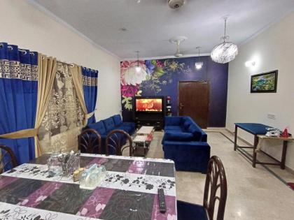 3 Bedrooms Luxury House at Prime Location - image 3