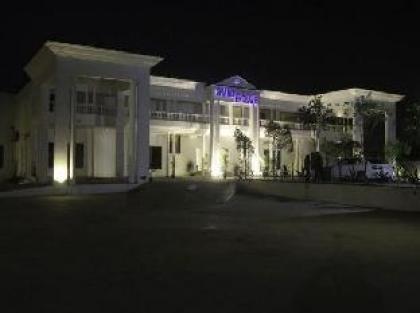Hotel Grand Enclave Hotel - image 12