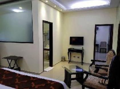 Hotel Grand Enclave Hotel - image 2