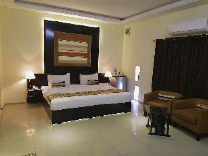 Hotel Grand Enclave Hotel - image 21